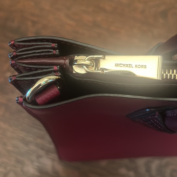 Michael Michael Kors Mercer Large Pebbled and Embossed Leather Accordion Tote - Picture 11 of 16